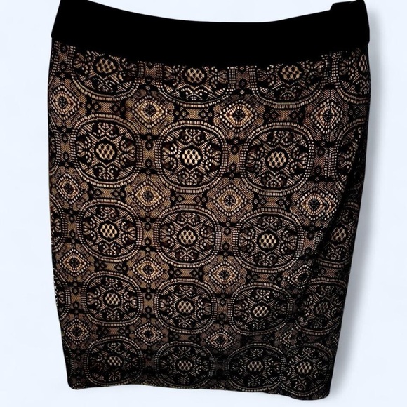 The Limited black and cream lace patterned Pencil Skirt 0 - Picture 1 of 3